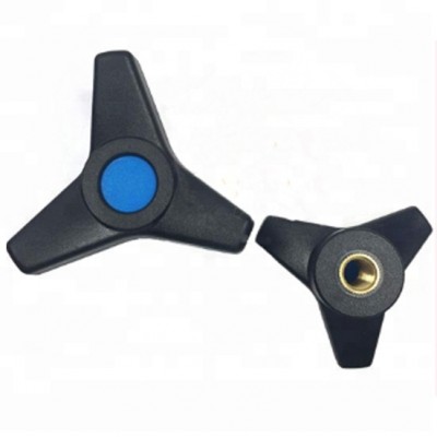 Three arms clamping knob Female brass or zinc-coated steel insert Triangle knob